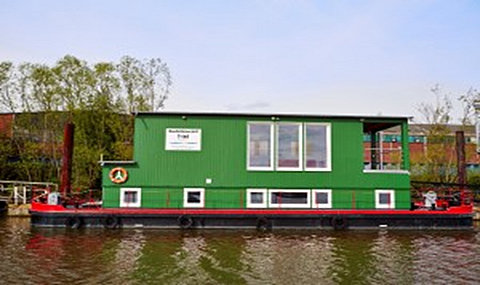 Bauhüttenschiff Fried im Spreehafen Wilhelmsburg